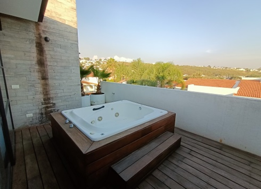 Lomas de Cocoyoc, Morelos, 4 Bedrooms Bedrooms, ,4 BathroomsBathrooms,Casa,For Sale,Lomas de Cocoyoc,1047